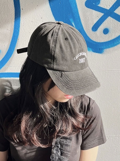 vintagelike logo cap